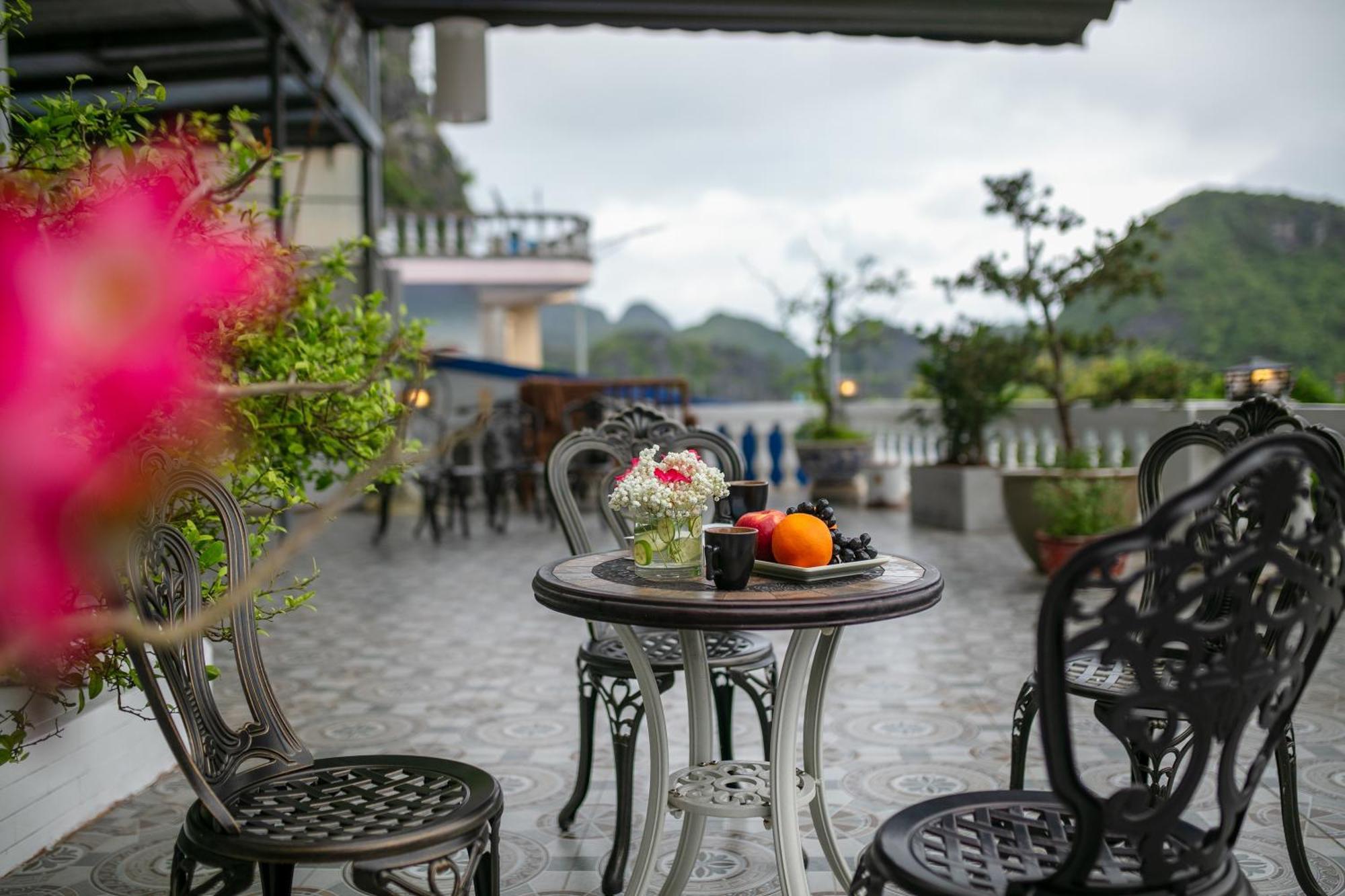 Maison Cat Ba Bay View Villa Chan Chau Екстер'єр фото